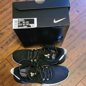 Nike Men's 🏀 size 11 Mamba Fury